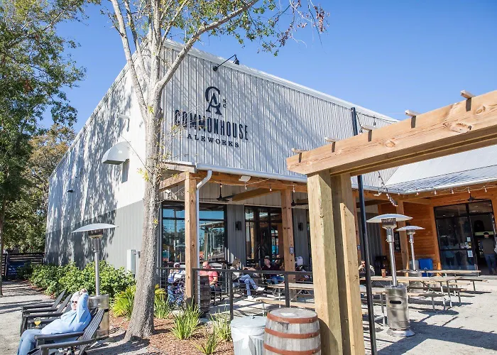 Industrial Loft W Fire Pit Walk To Dining Guest house North Charleston
