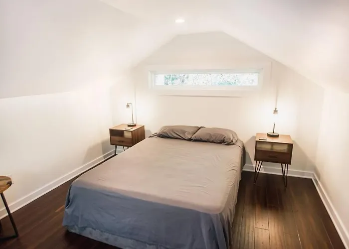 Guest house Industrial Loft W Fire Pit Walk To Dining North Charleston