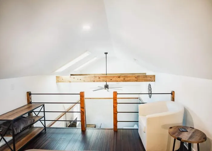 Industrial Loft W Fire Pit Walk To Dining 3*