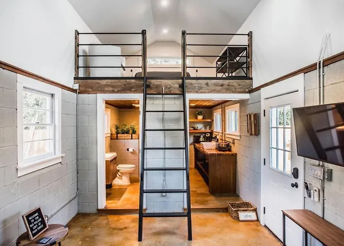 Industrial Loft W Fire Pit Walk To Dining