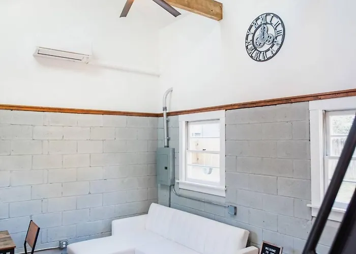 Industrial Loft W Fire Pit Walk To Dining Guest house North Charleston