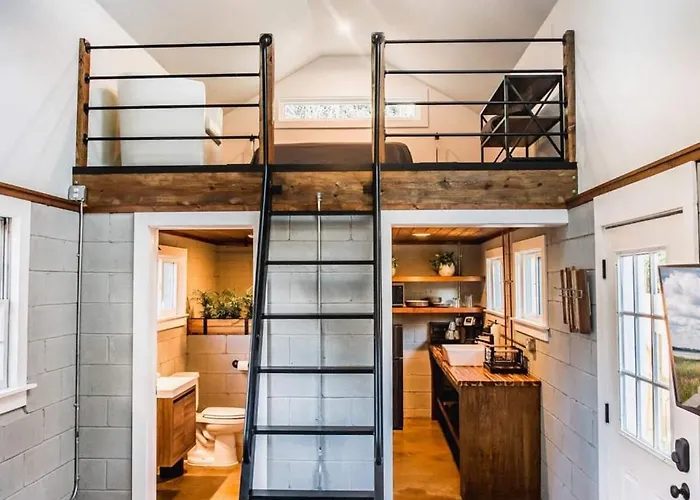 Industrial Loft W Fire Pit Walk To Dining Guest house